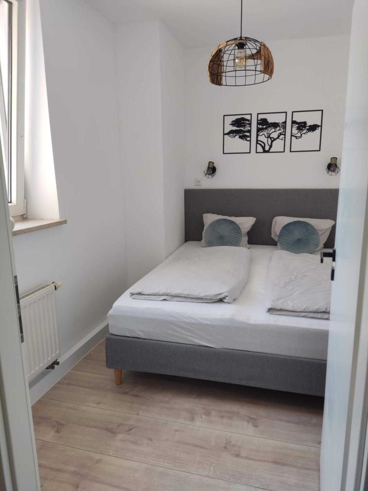 Ferienwohnung Enzian - Naehe Kapellplatz - Oeffentlicher Parkplatz - Aufzug Altötting Exterior foto